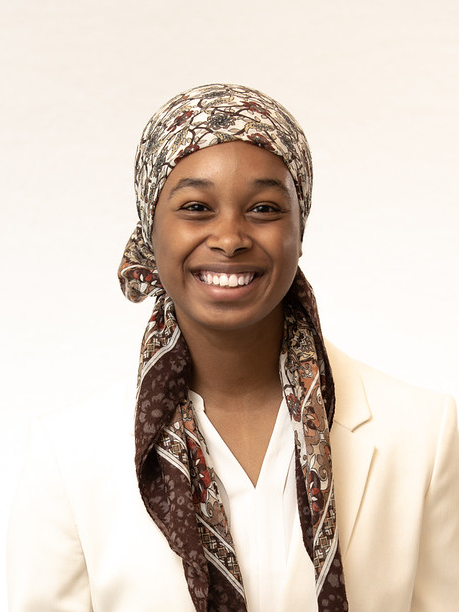 Headshot of Noura Ata, Information Systems & Marketing ‘24